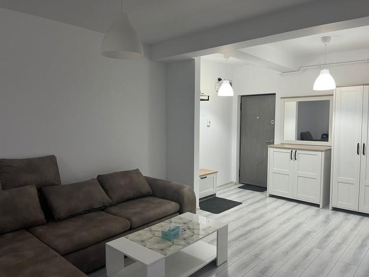 Apartament cu 2 camere, mobilat în Agigea