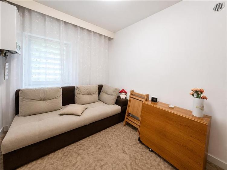 Apartament cu 3 camere decomandat, mobilat în Răcădău