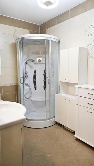 Apartament cu 2 camere decomandat în Tractorul
