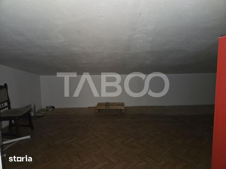 Spațiu comercial, de 100 mp, în Slimnic