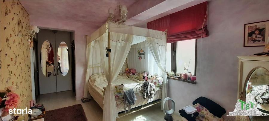Casă cu 6 camere cu Canalizare în Dămăroaia