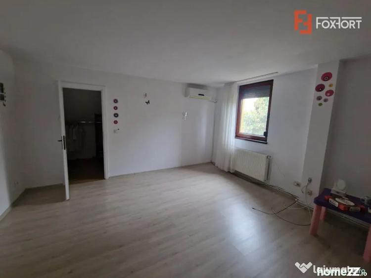 Casă cu 7 camere cu Teren 1500 Mp în Bazoș
