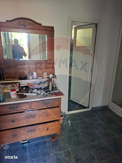 Casă cu 6 camere cu Teren 3300 Mp în Central