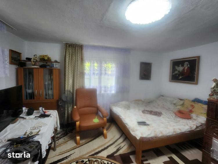 Casă cu 2 camere cu Teren 400 Mp în Central