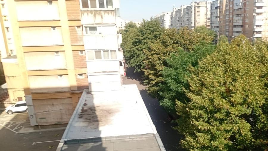 Apartament cu 4 camere decomandat în Aurel Vlaicu