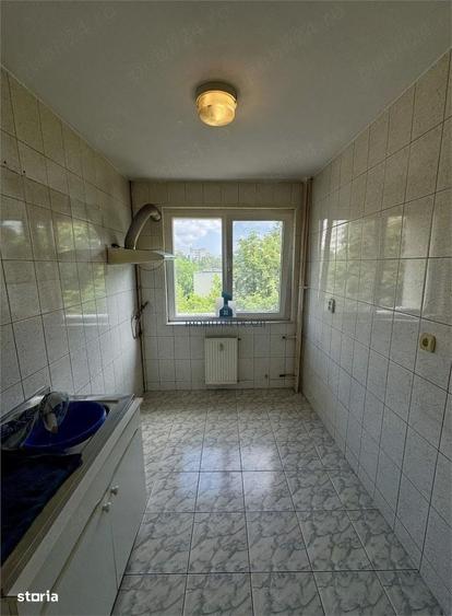 Apartament cu 3 camere semidecomandat în Alexandru Obregia