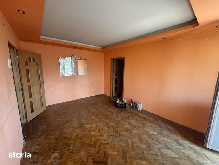 Apartament cu 3 camere decomandat în George Enescu