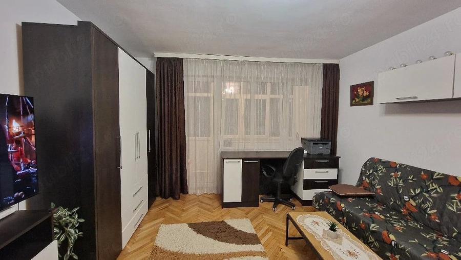 Apartament cu 2 camere decomandat în Plopilor