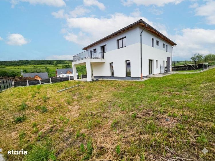 Casă cu 4 camere cu Teren 500 Mp în Corușu