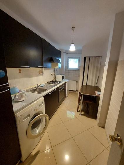 Apartament cu 2 camere semidecomandat, mobilat în Medicină