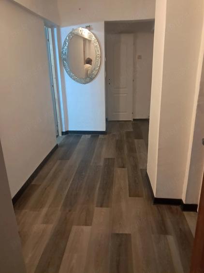 Apartament cu 3 camere decomandat în Crișan