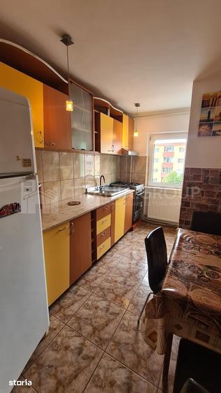 Apartament cu 3 camere în Astra