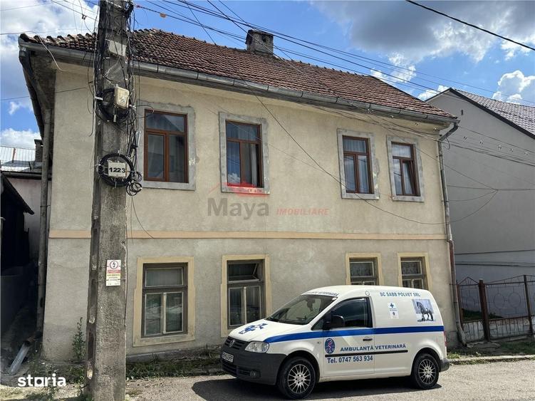 Casă cu 4 camere în Lelești