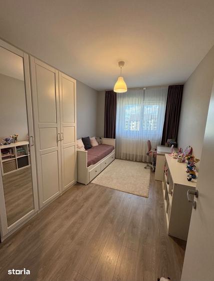 Apartament cu 3 camere în Tractorul