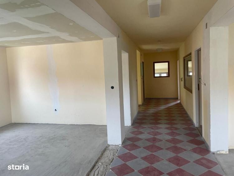 Casă cu 4 camere în Mangalia