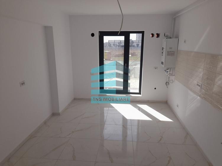 Apartament cu 4 camere decomandat în Titan