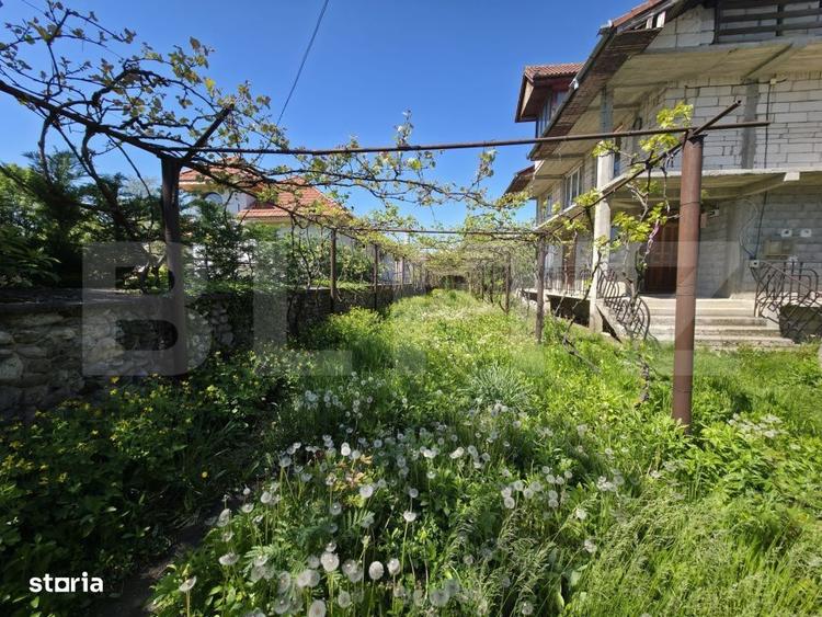Casă cu 3 camere cu Teren 843 Mp în Scoarța