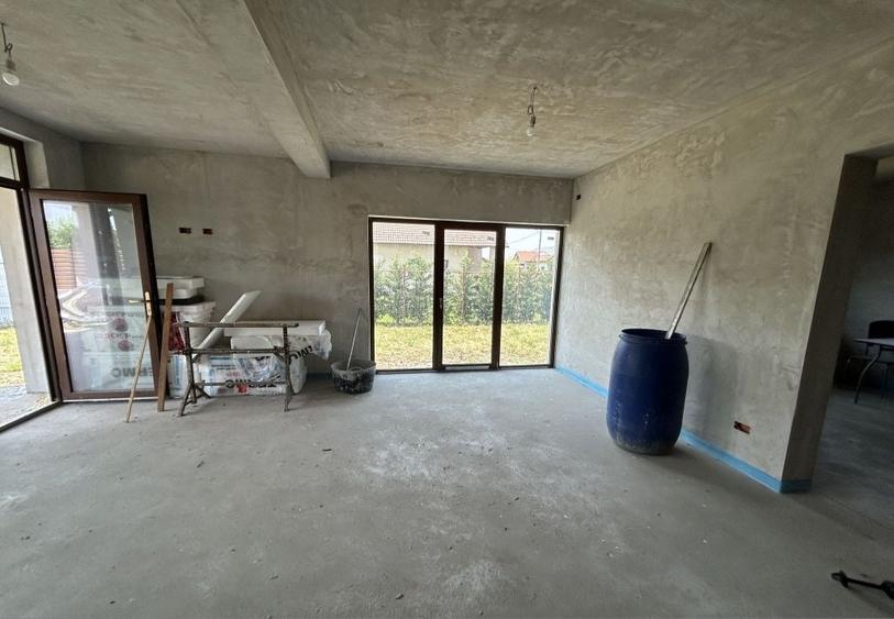 Casă cu 4 camere în Livada