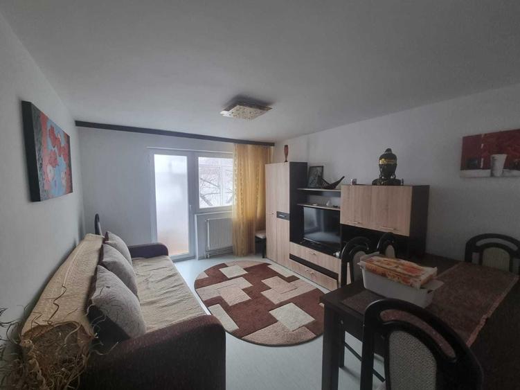 Apartament cu 2 camere decomandat în Exterior Vest