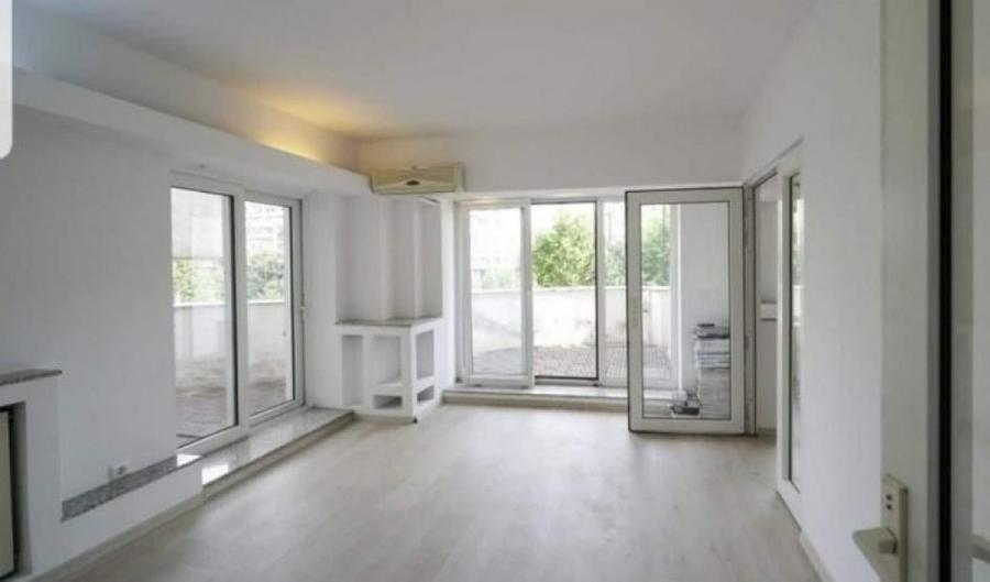 Apartament cu 3 camere decomandat în Unirii