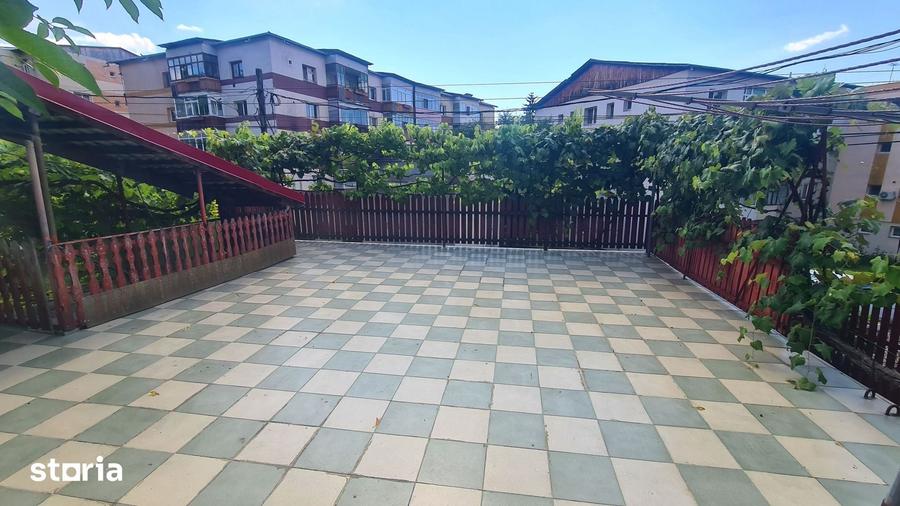 Casă cu 5 camere cu Teren 475 Mp în Central