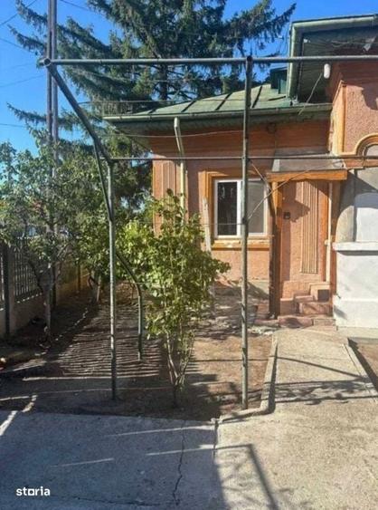 Casă cu 3 camere cu Teren 1000 Mp în Central