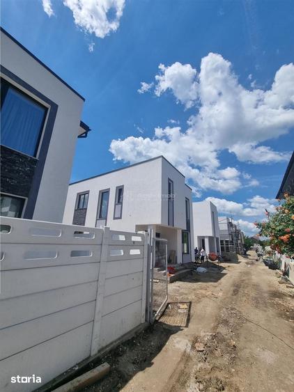 Casă cu 5 camere decomandat cu Teren 1562 Mp în Central