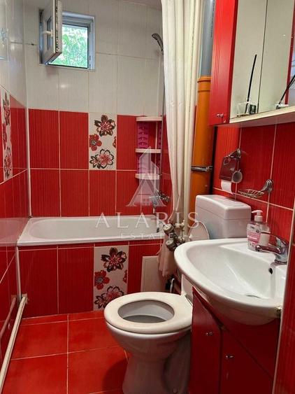 Apartament cu 3 camere decomandat, mobilat în Central