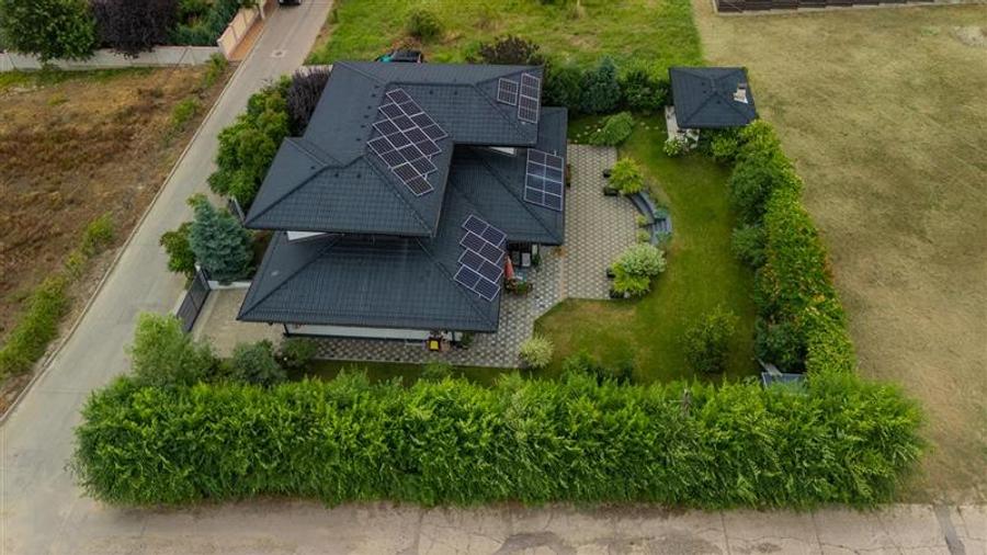 Casă individuală cu 5 camere cu Canalizare în Bucium