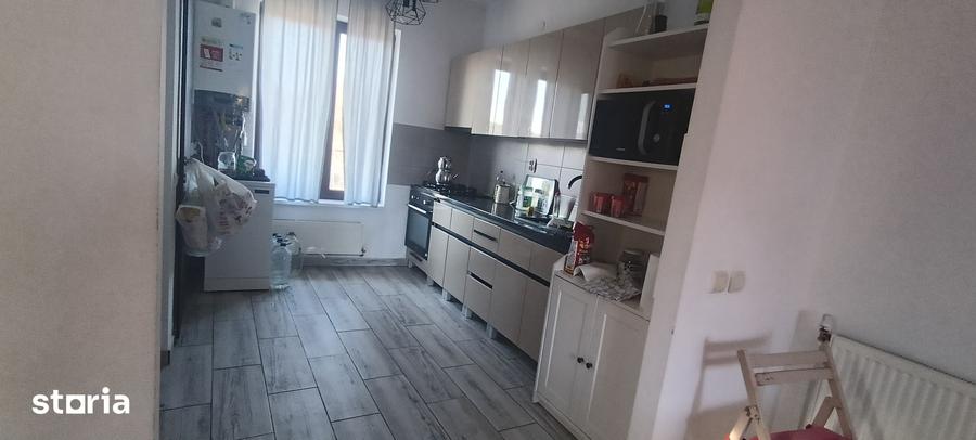 Casă cu 3 camere cu Teren 108 Mp în Vatra Luminoasă