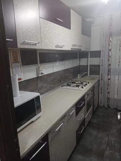 Apartament cu 2 camere semidecomandat, mobilat în Baza 3
