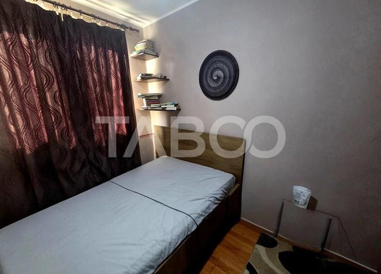 Apartament cu 3 camere semidecomandat în Central