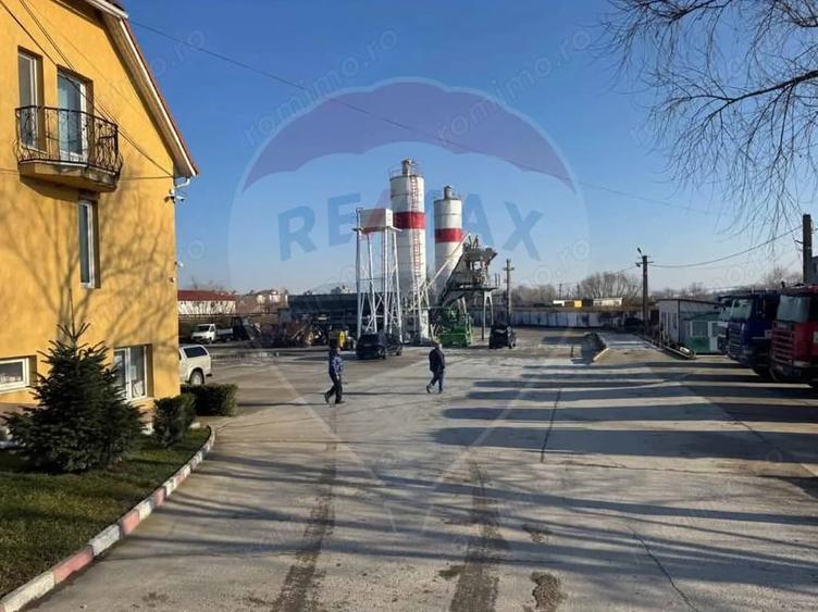Spațiu comercial, de 2,200 mp, în Nord