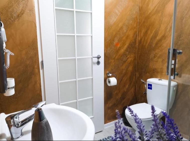 Apartament cu 2 camere decomandat în Tătărași