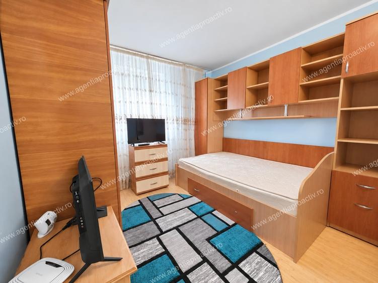 Apartament cu 2 camere decomandat în Micro 21
