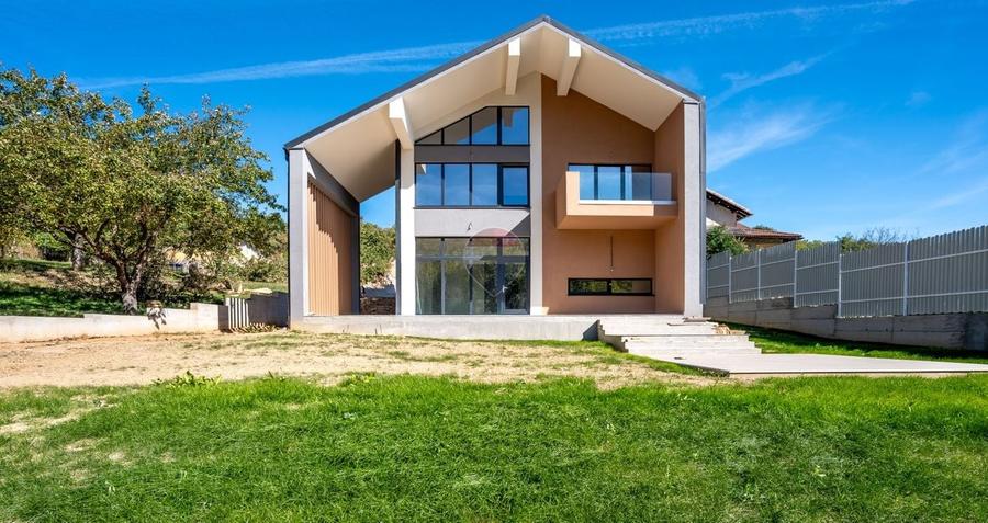 Duplex cu 6 camere cu Teren 600 Mp în Sud