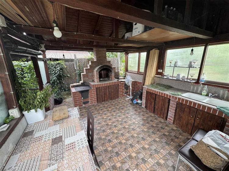 Casă cu 4 camere cu Teren 3300 Mp în Hidișelu de Sus
