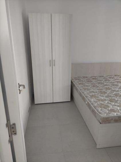 Apartament cu 3 camere semidecomandat în Cug
