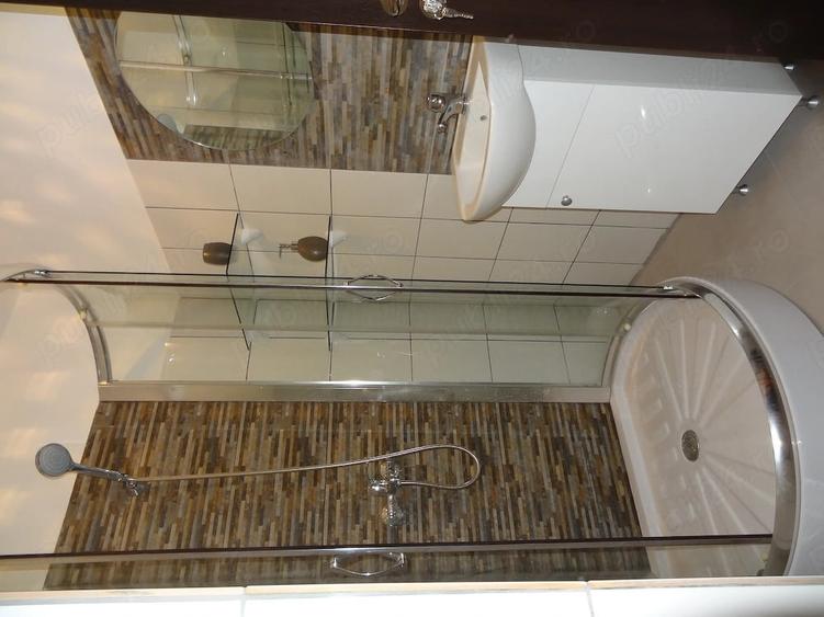 Apartament cu 2 camere decomandat în P-ța Victoriei