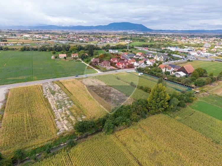 Teren Construcții intravilan de 2858 mp, în Bartolomeu