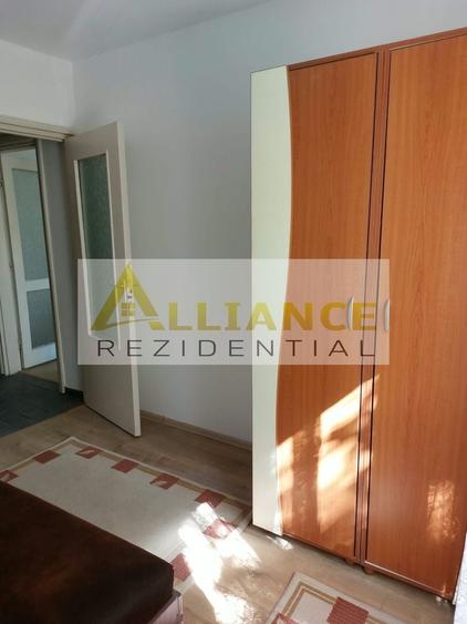 Apartament cu 2 camere decomandat în Apărătorii Patriei