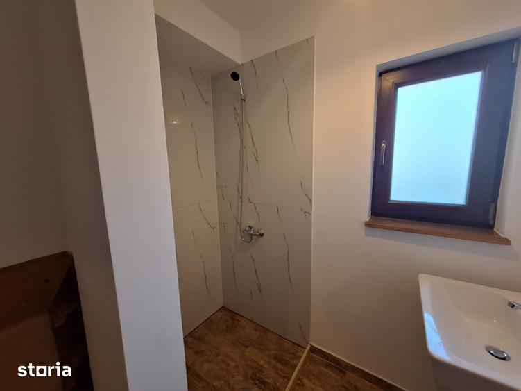 Casă cu 5 camere cu Teren 798 Mp în Apahida