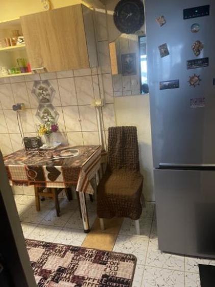 Apartament cu 2 camere semidecomandat în Ferentari