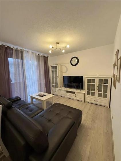 Apartament cu 3 camere semidecomandat, mobilat în Giroc — fotografia 1