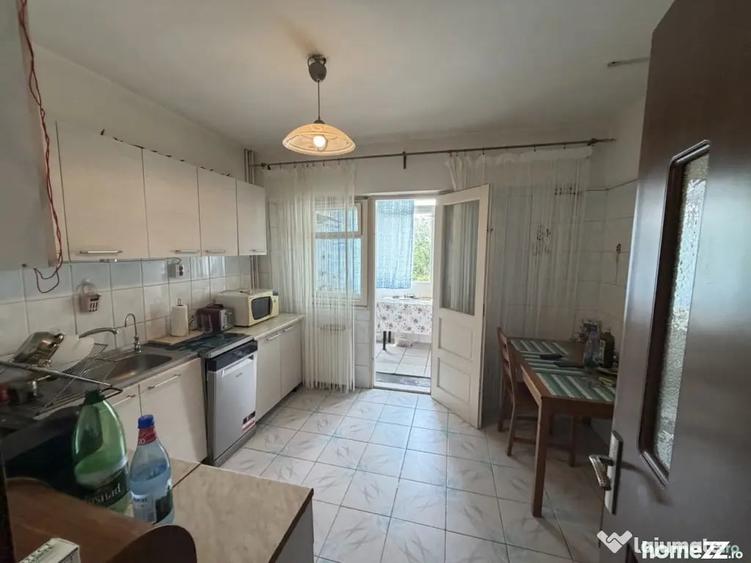 Apartament cu 4 camere decomandat în Herăstrău