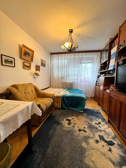 Apartament cu 3 camere decomandat în Tătărași