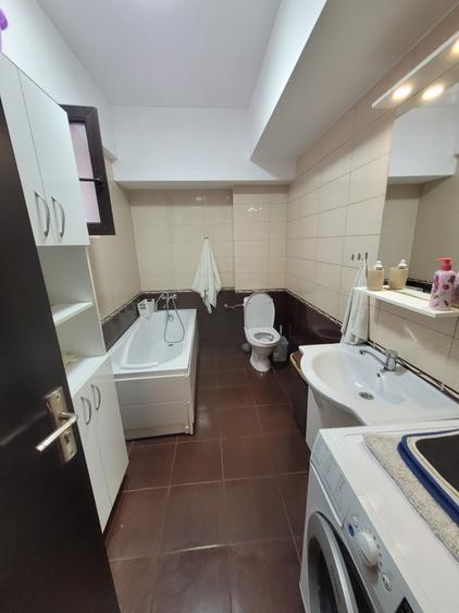 Apartament cu 2 camere decomandat în Km 5
