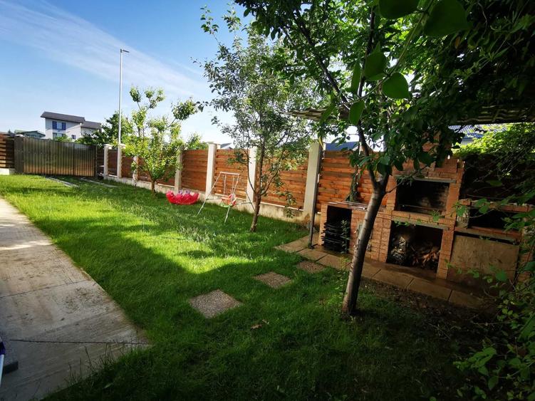 Casă cu 4 camere în Ghencea