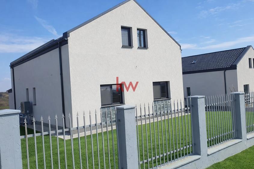 Casă individuală cu 5 camere cu Teren 750 Mp în Aroneanu