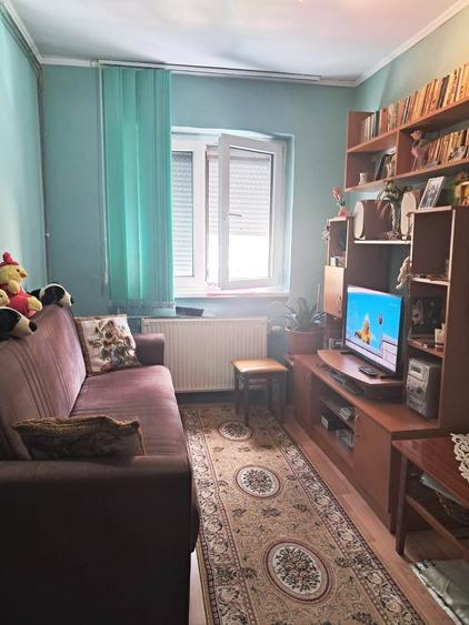 Apartament cu 3 camere nedecomandat în Hipodrom 2